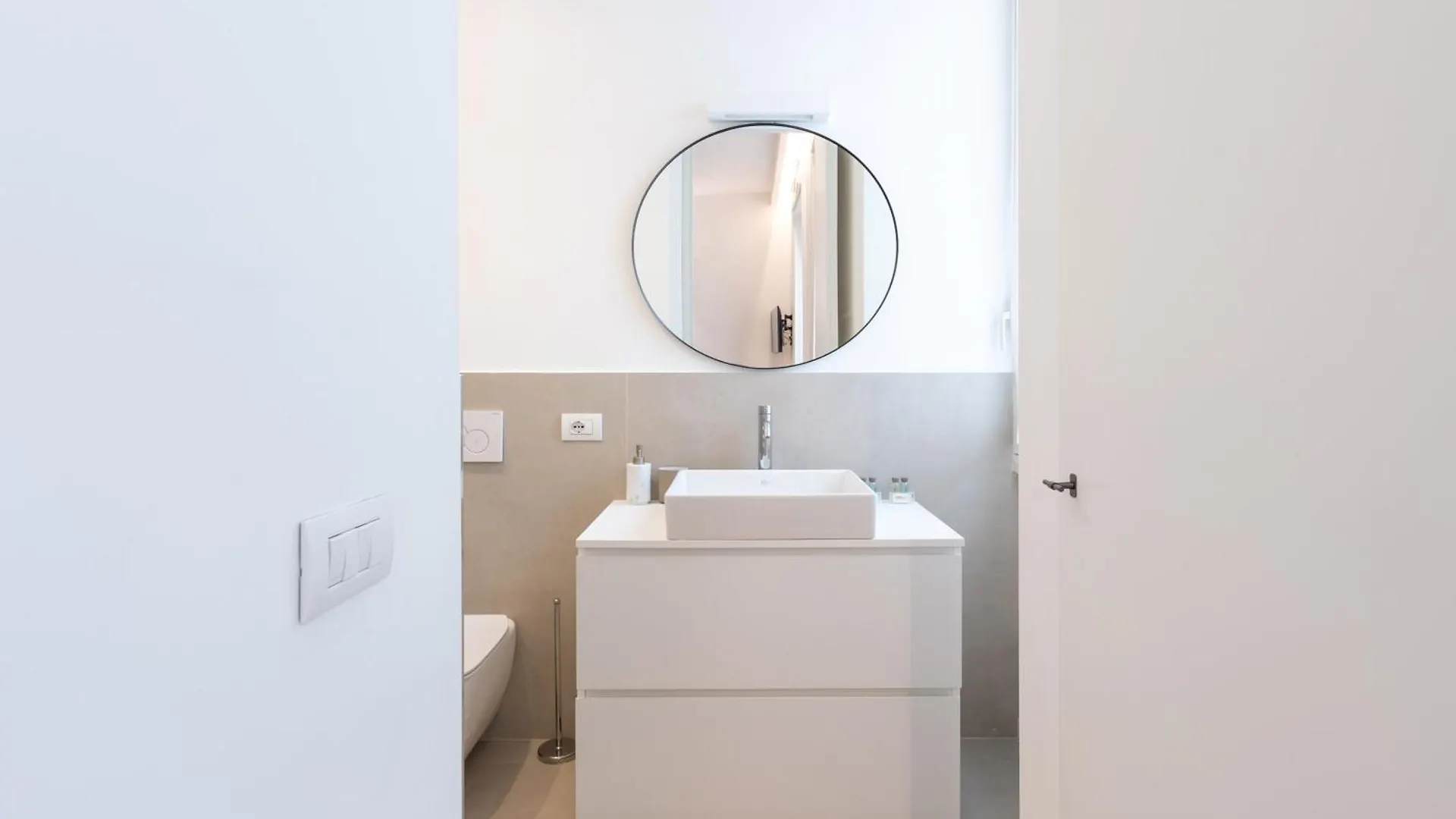 Moderno Monolocale Zona Bocconi -A- Mirable Pm Apartment Milan 0*,  Italy